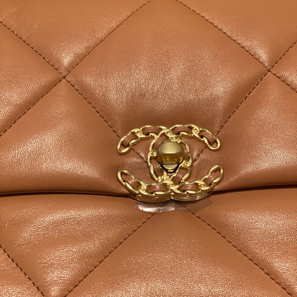 Absolutely Gorgeous Chanel 19 21K Large Brown Caramel Bag BNIB!. Must have! - Picture 2 of 8
